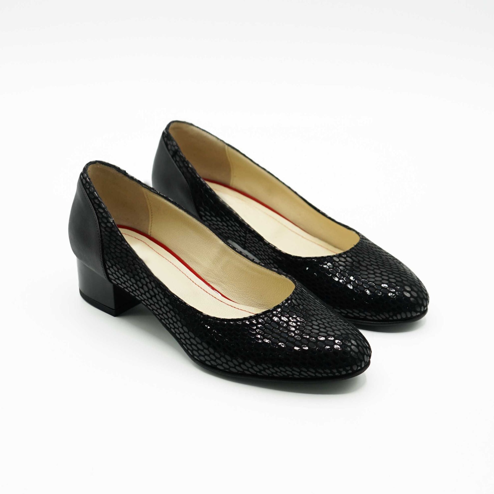 Pantofi 1047 Eleganti Din Piele Naturala Lacuita Culoare Neagra