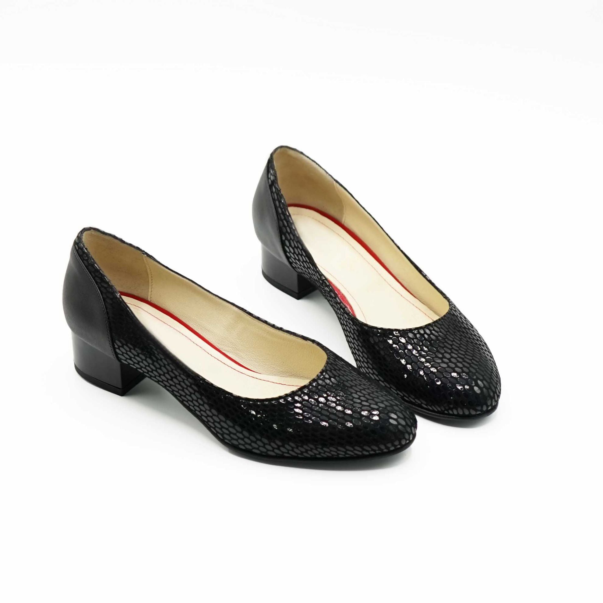 Pantofi 1047 Eleganti Din Piele Naturala Lacuita Culoare Neagra