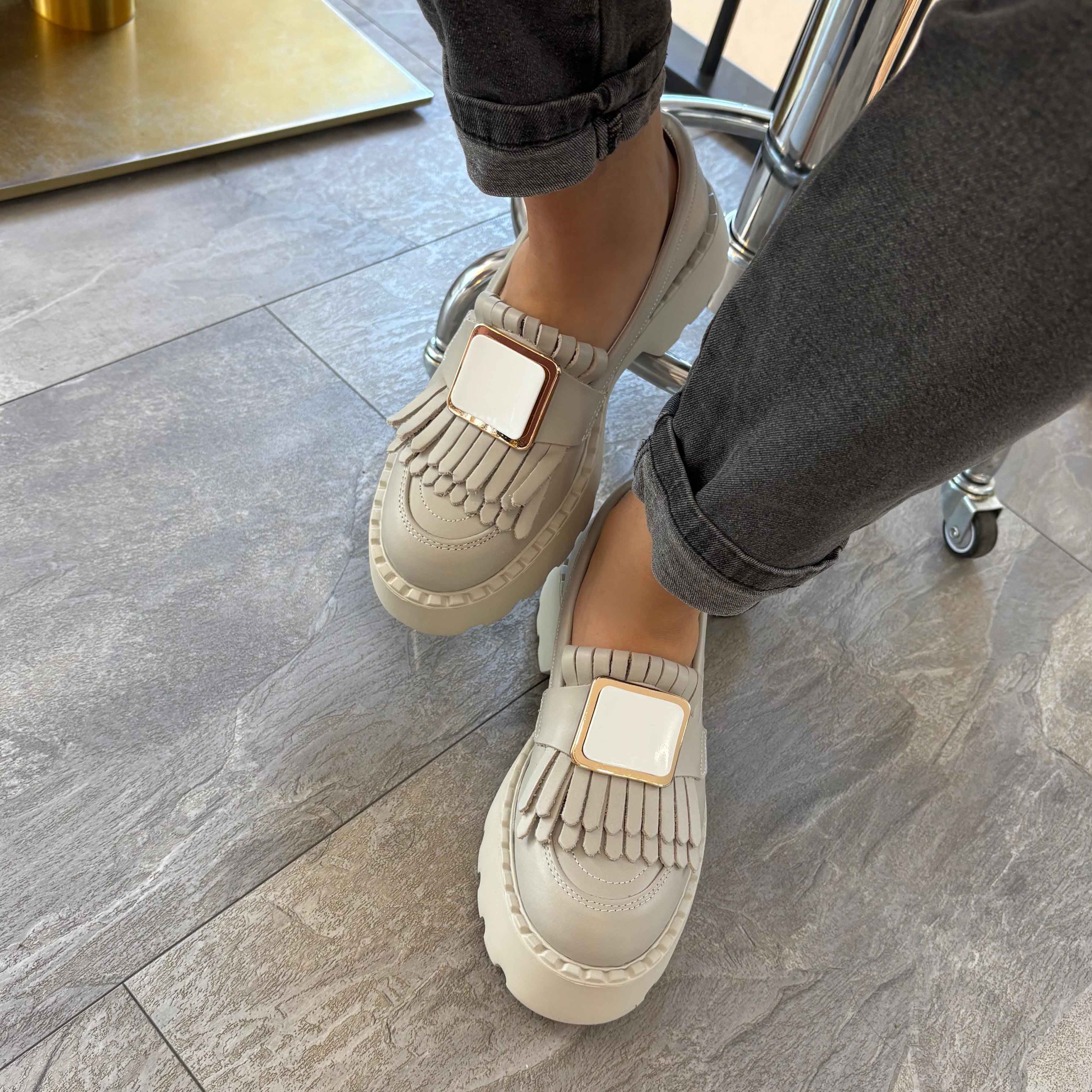 Mocasini damă culoare alb natur din piele naturală cod 139