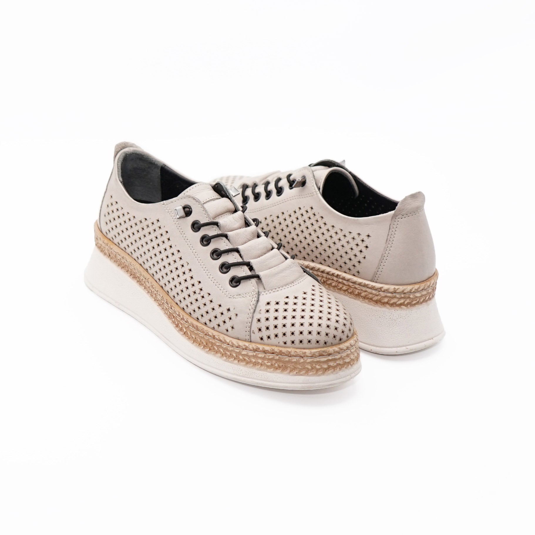 Pantofi Dama Piele Naturala Gaurita Cu Laser 2046 Culoare Bej