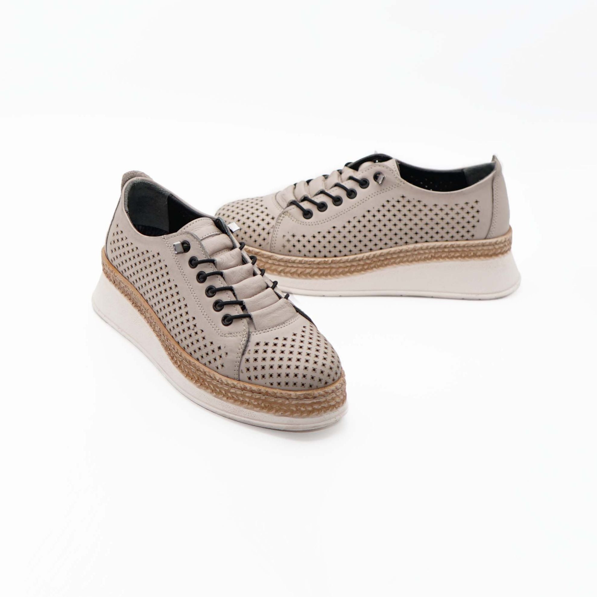 Pantofi Dama Piele Naturala Gaurita Cu Laser 2046 Culoare Bej