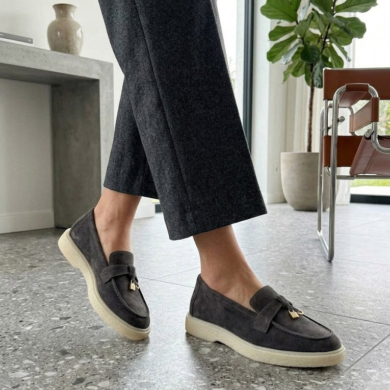 Pantofi casual din piele naturala intoarsa culoare GRI. cod 134