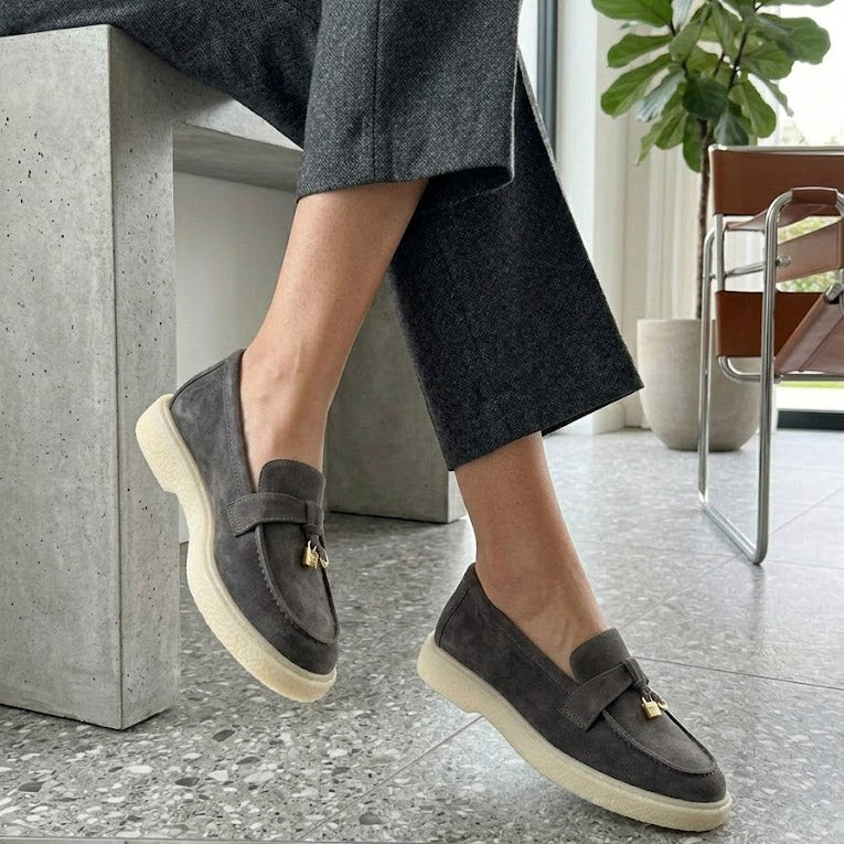 Pantofi casual din piele naturala intoarsa culoare GRI. cod 134